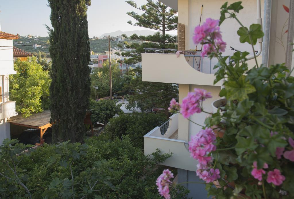 Georgia'S Family Apartment Heraklion  Exterior photo